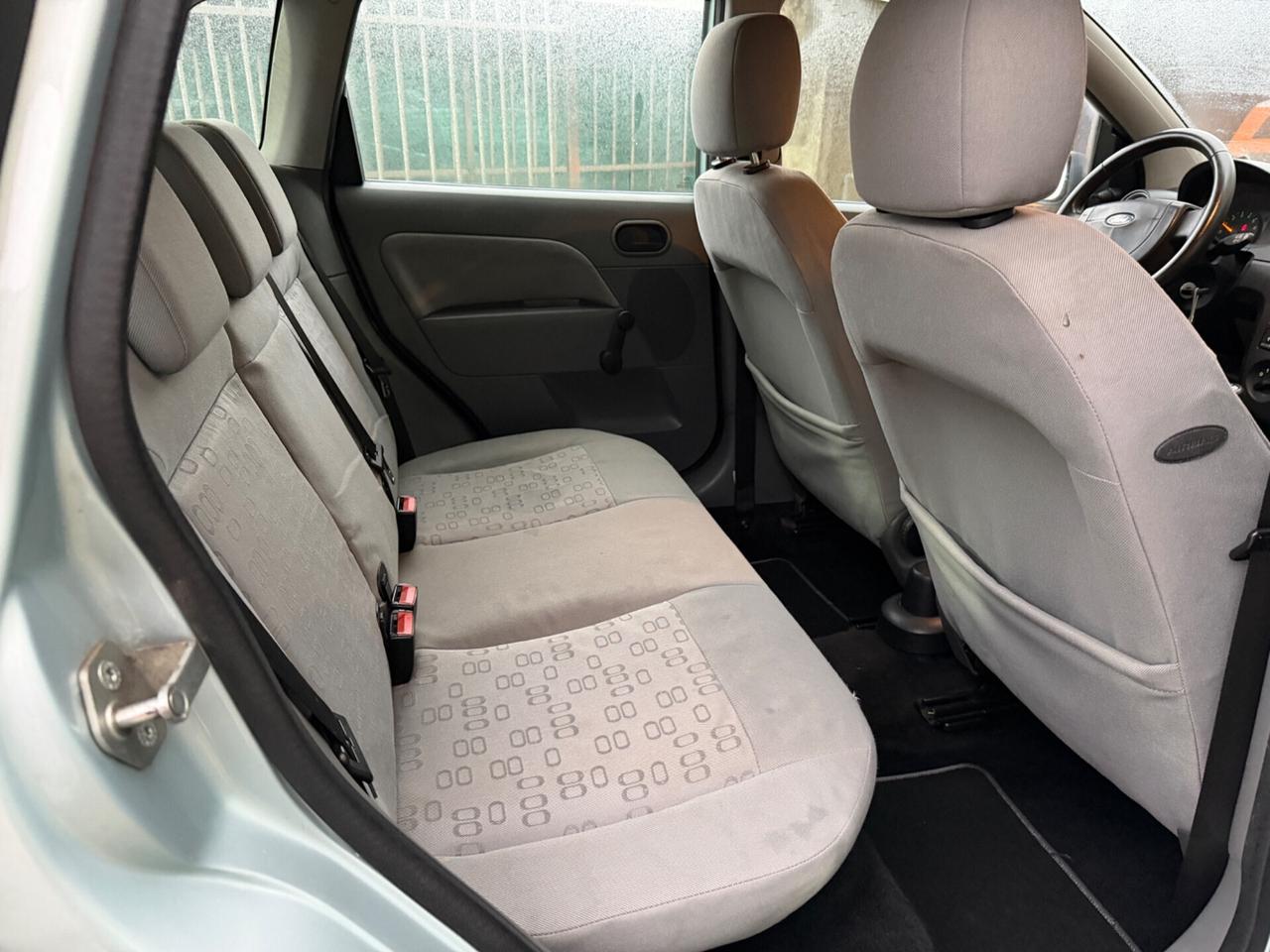 Ford Fiesta 1.2 benzina euro4 neopatentati