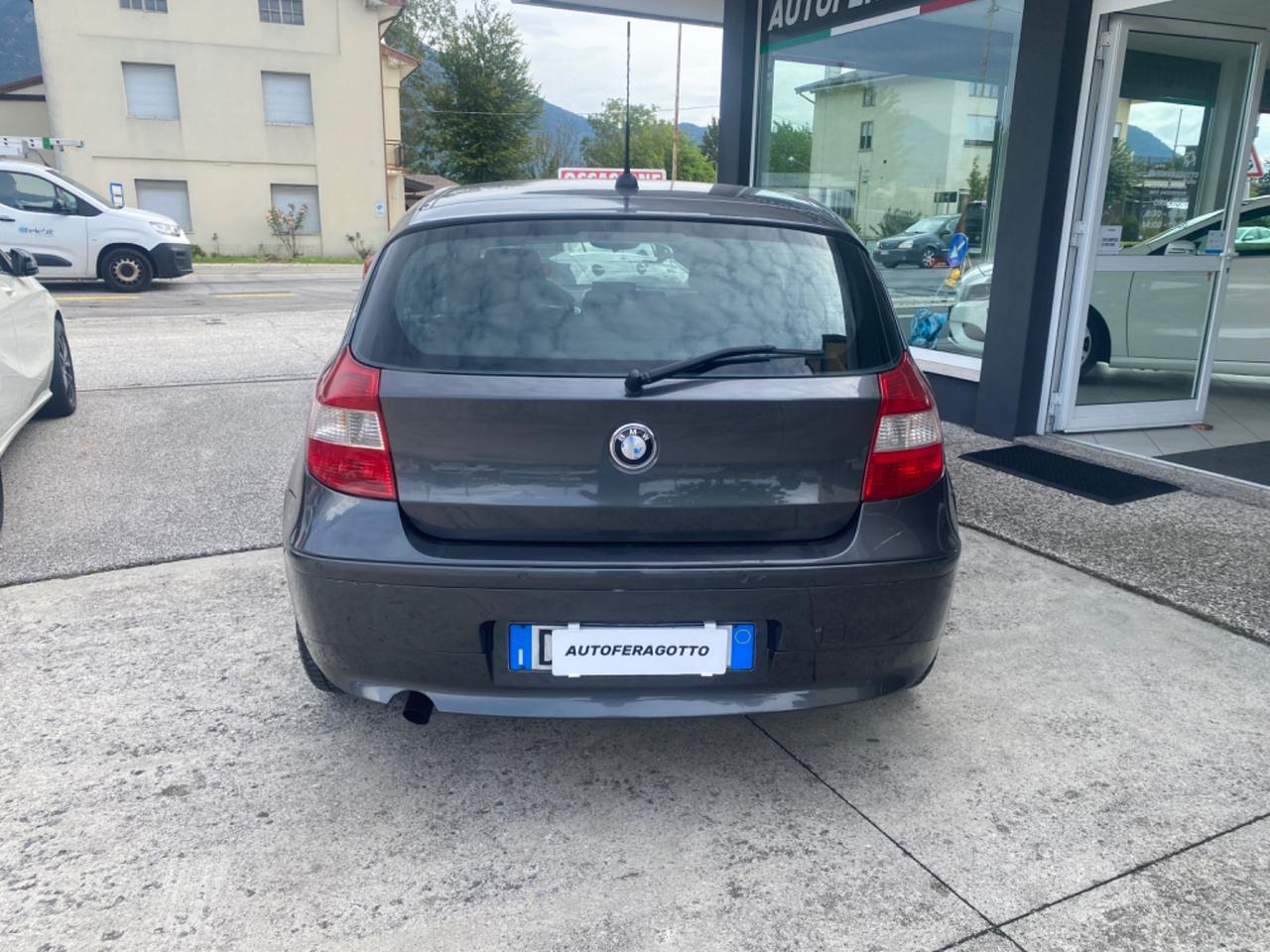 Bmw 118 cat 5 porte Attiva per neo patentati