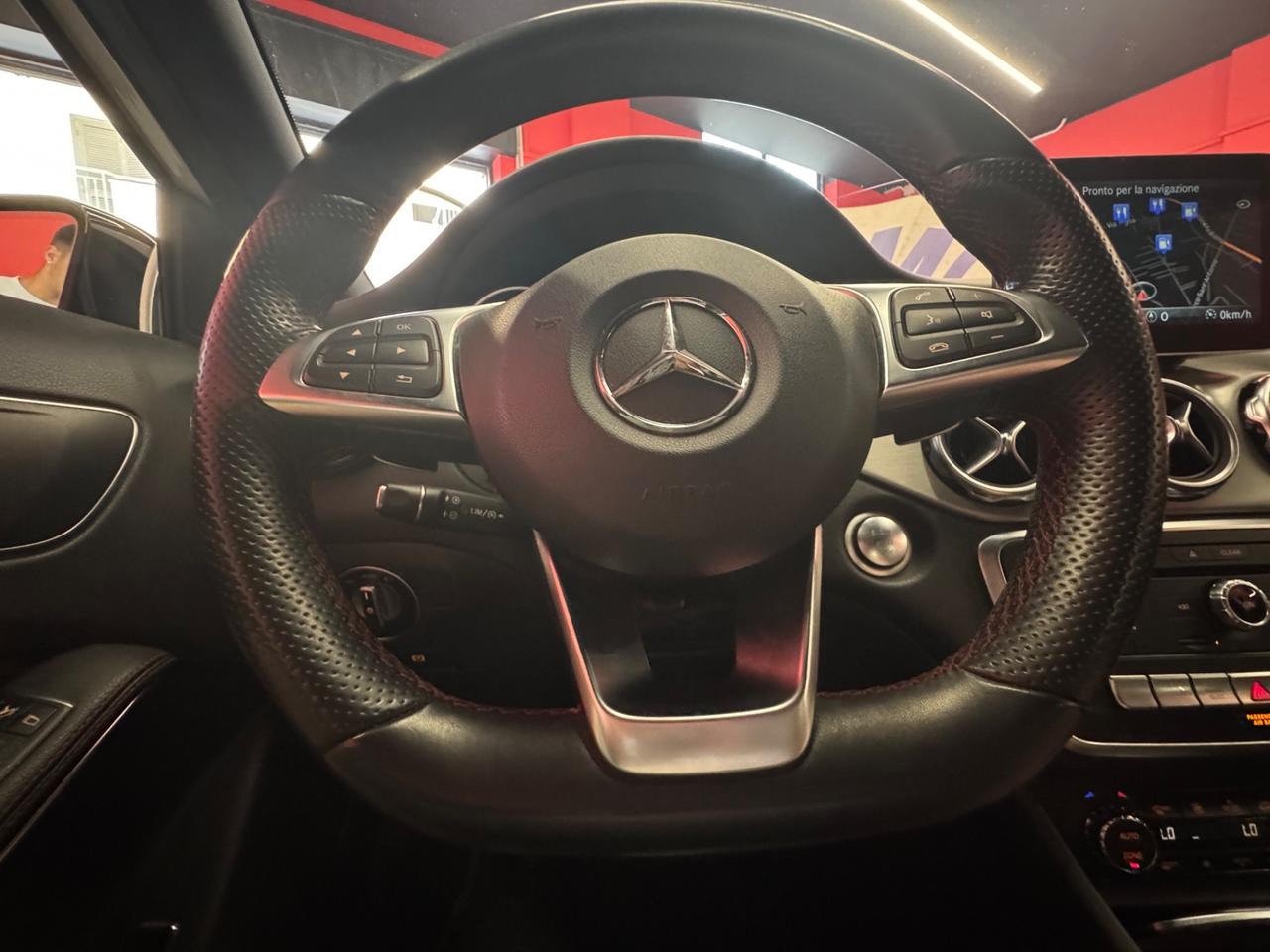 Mercedes-benz GLA 200 180 d Automatic Premium