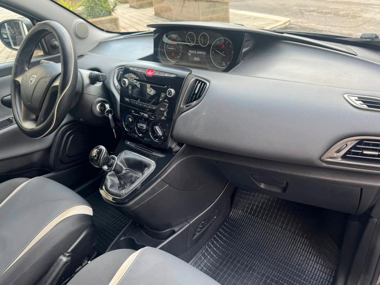 LANCIA YPSILON 1.2 BENZINA GOLD PERFETTA