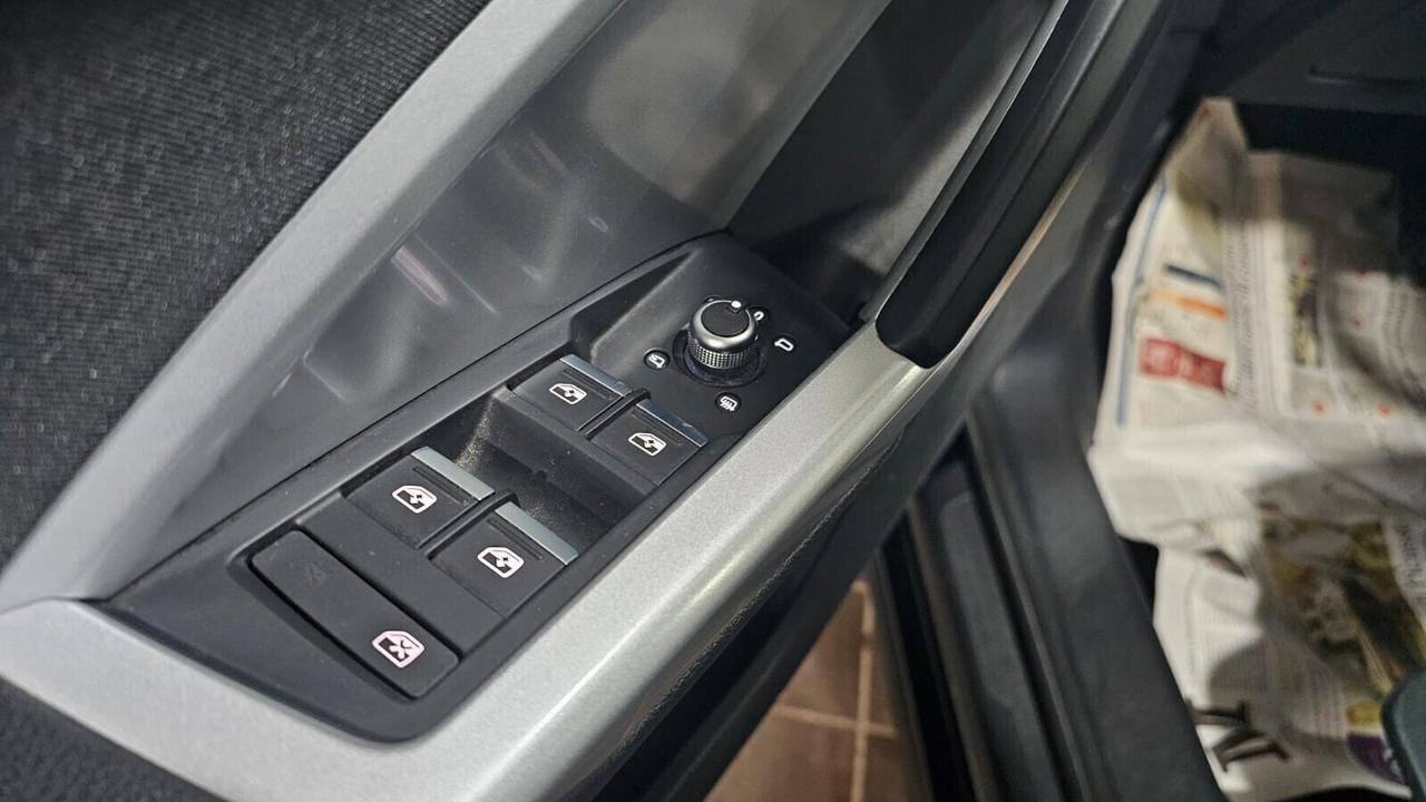 NUOVA AUDI Q3 SPORTBACK S-LINE EDITION 35 TDI 150CV S-TRONIC IDENTITY BLACK