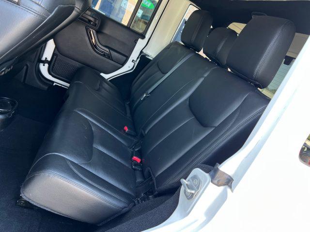 JEEP Wrangler Unlimited 2.8 CRD DPF Sahara Auto