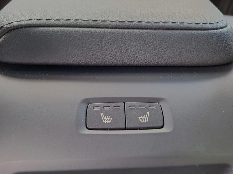 Volvo XC60 B4 197+12 CV Automatica Mild Hybrid Plus Dark