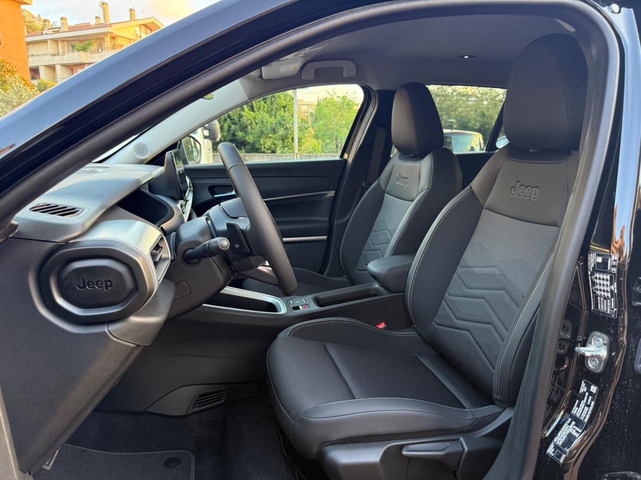 Jeep Avenger 1.2 e-Hybrid 110 cv MHEV Summit