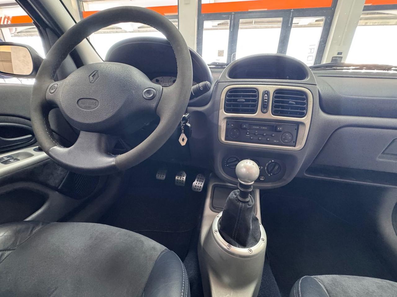 Renault Clio 3.0 V6 24V #6567