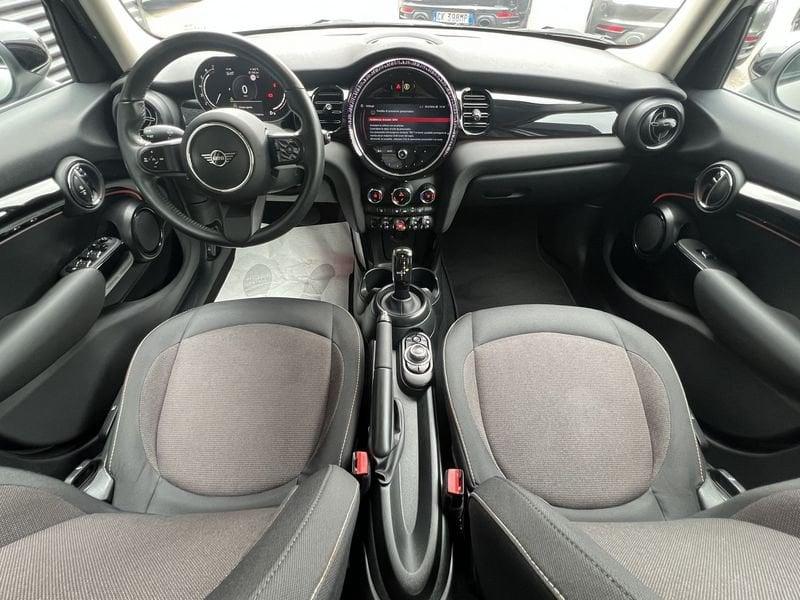 MINI Mini 5 porte Mini 5p 1.5 Cooper Business auto 136cv