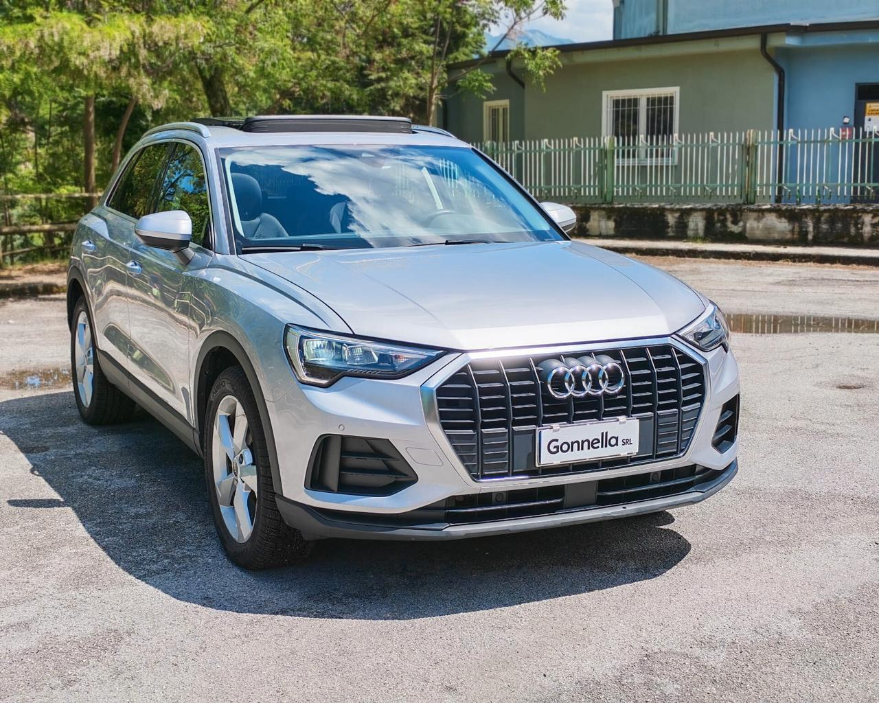Audi Q3 35 2.0 tdi Business s-tronic