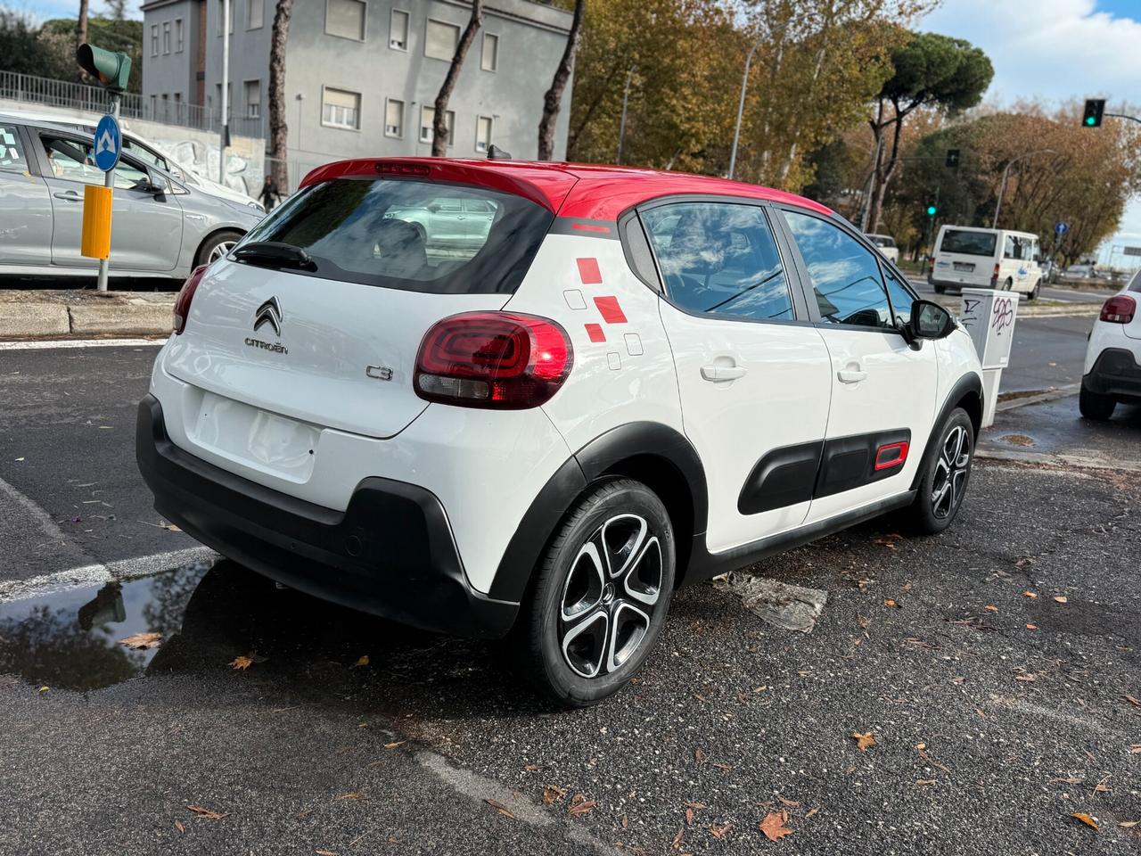 Citroen C3 83cv Benzina 5 porte Shine Navi bicolor pdc