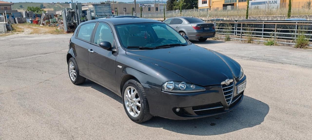 Alfa Romeo 147 1.9 JTD (120) 5 porte Collezione
