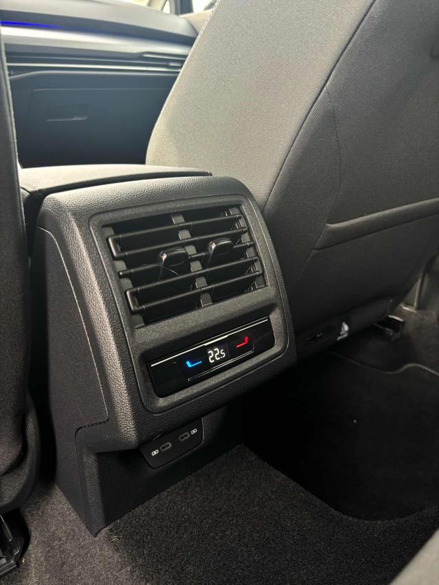 VOLKSWAGEN Golf 1.5 eTSI 130 CV EVO ACT DSG Style