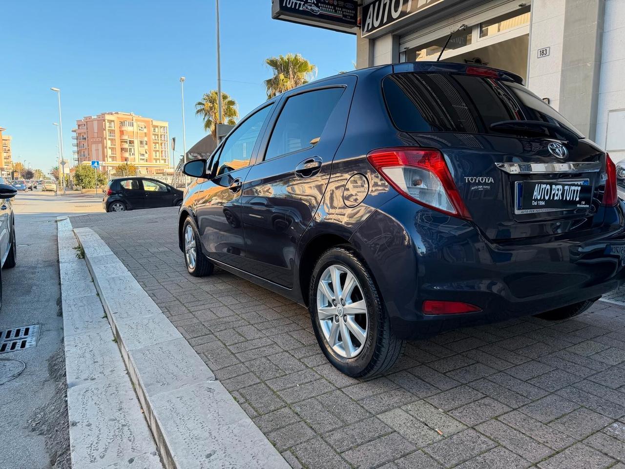 Toyota Yaris 1.4 D-4D 5 porte Lounge Tetto panoramico