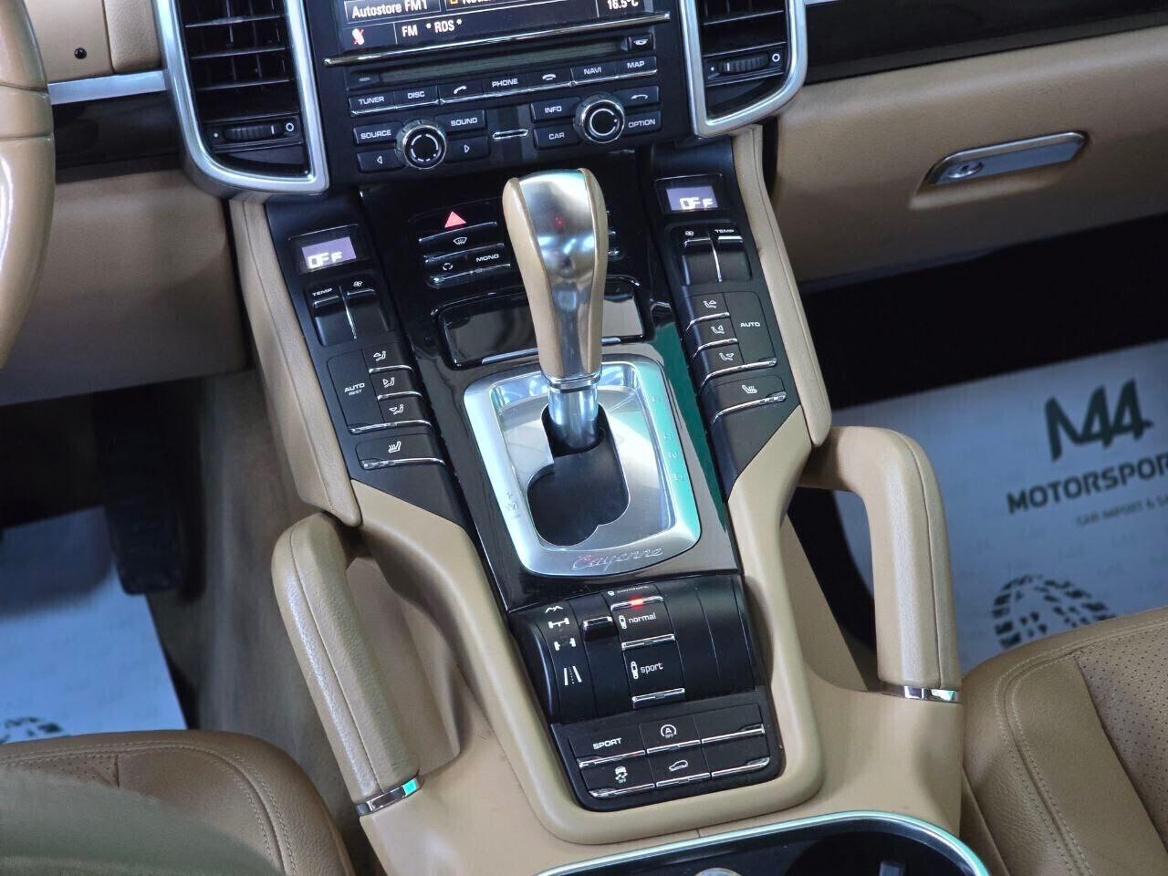 Porsche Cayenne 958 3.0 TDi *TETTO