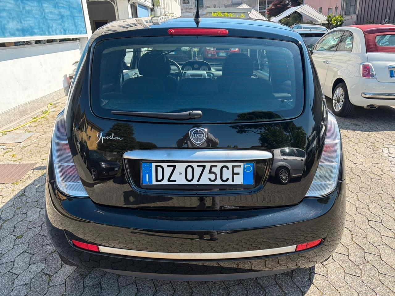 Lancia Ypsilon 1.3 MJT 75 CV Argento*NEOPATENTATI