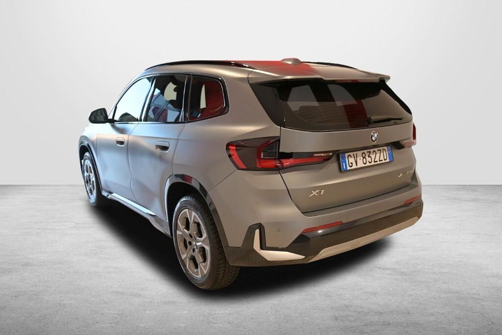 BMW X1 23D 197CV STEPTRONIC 48V X-DRIVE XLINE ( FARI ADATTIVI - CURVED DISPLAY - ACTIVE CRUISE - PELLE - NAVI - MIRROR - PARK ASSISTANT - TELECAMERA POST. - VERNICE OPACA - CERCHI 18 ) CC. 1.995