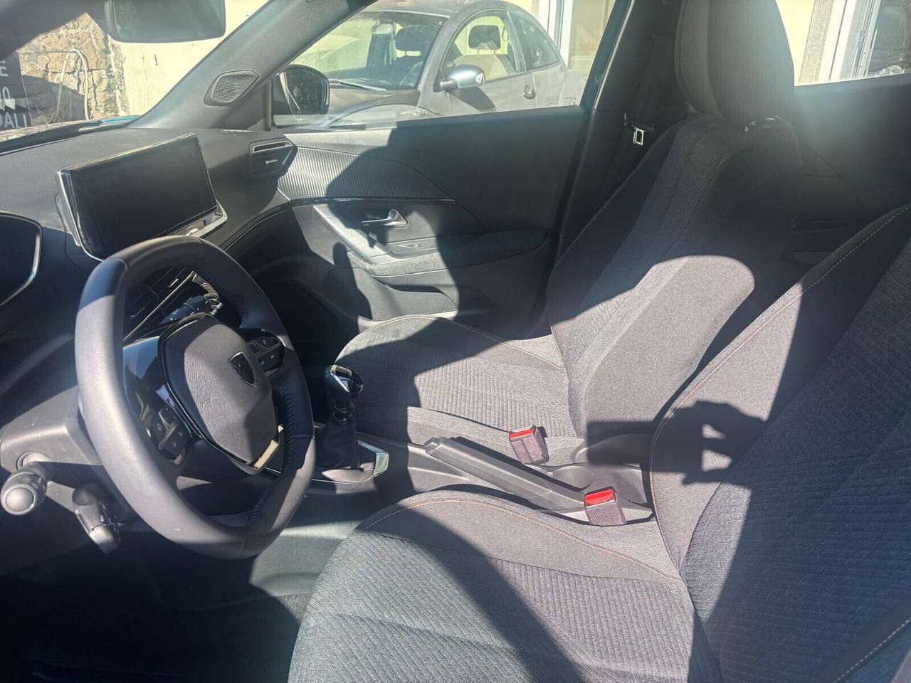 Peugeot 2008 benzina 6 marce Style