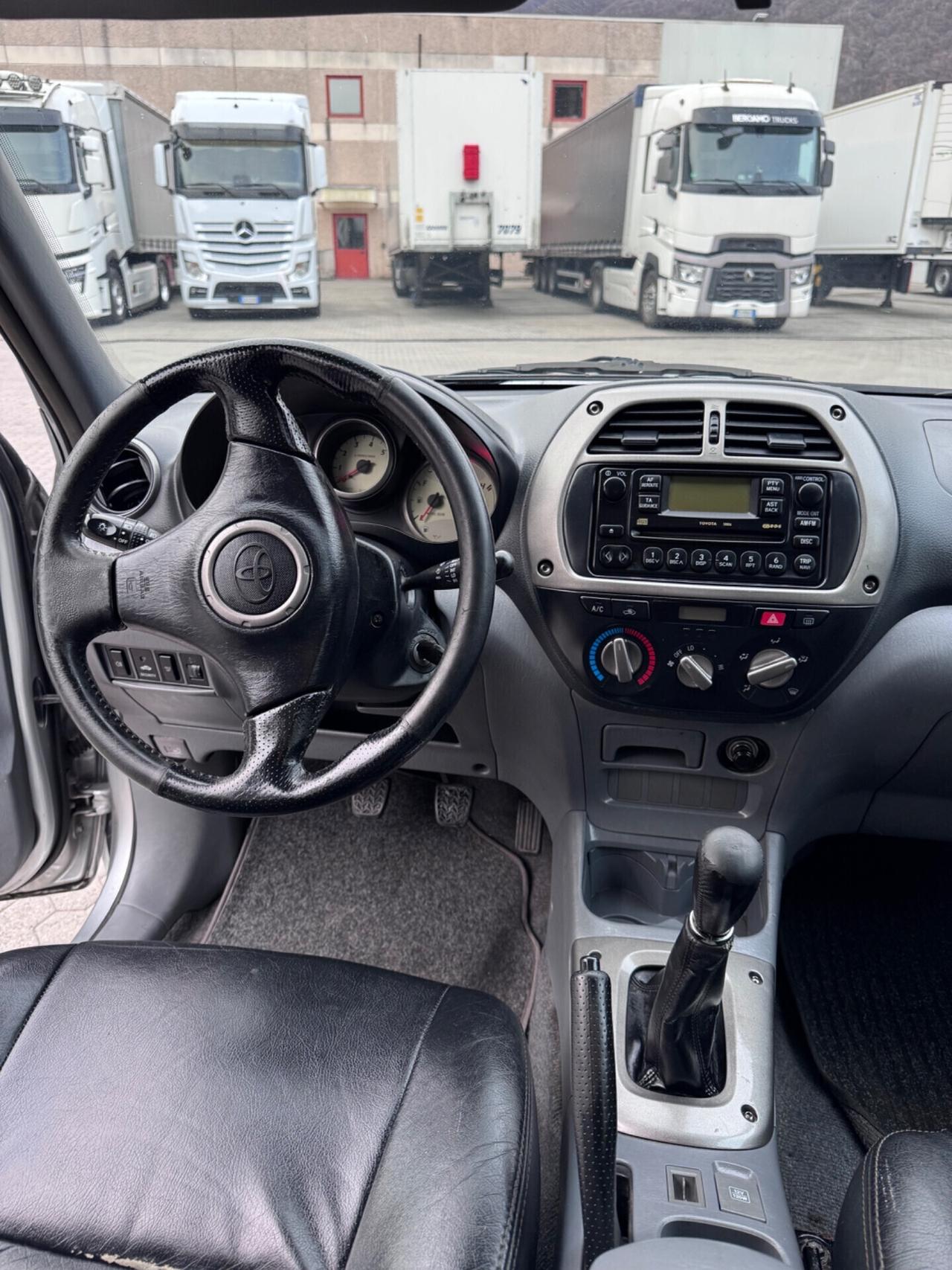 Toyota RAV 4 RAV4 2.0 Tdi D-4D cat 5 porte Sol