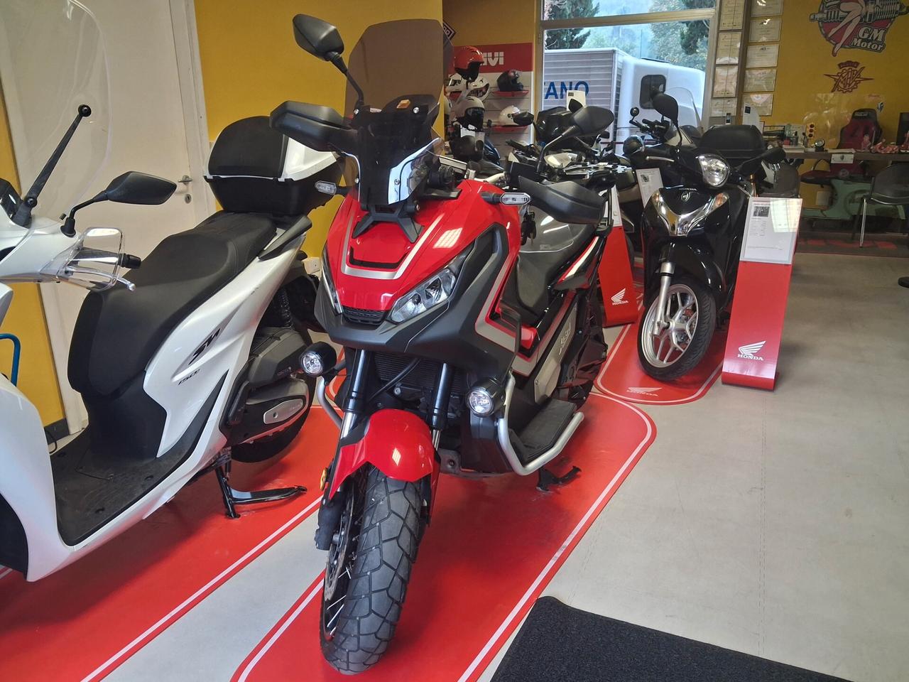 Honda X-ADV 750 ABS + TCS
