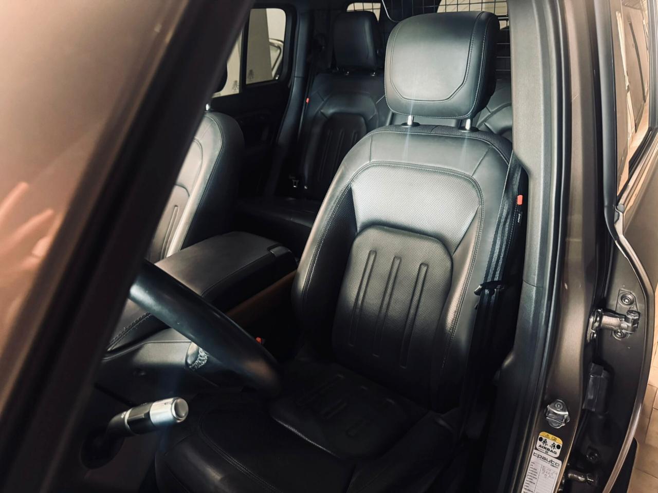 Land Rover Defender 110 3.0D I6 200 CV AWD Auto X-Dynamic S