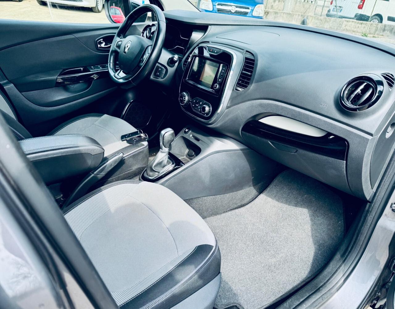 Renault Captur TCe 120 CV Automatica ok Neopatentati