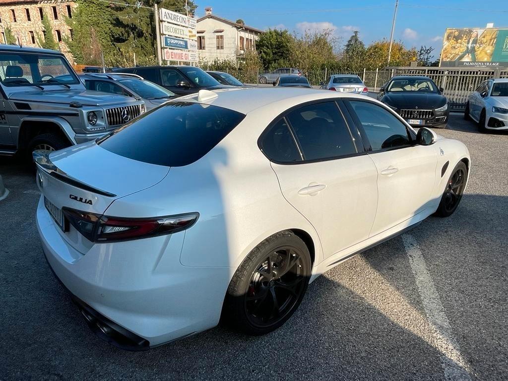 Alfa Romeo Giulia 2.9 T V6 AT8 Quadrifoglio