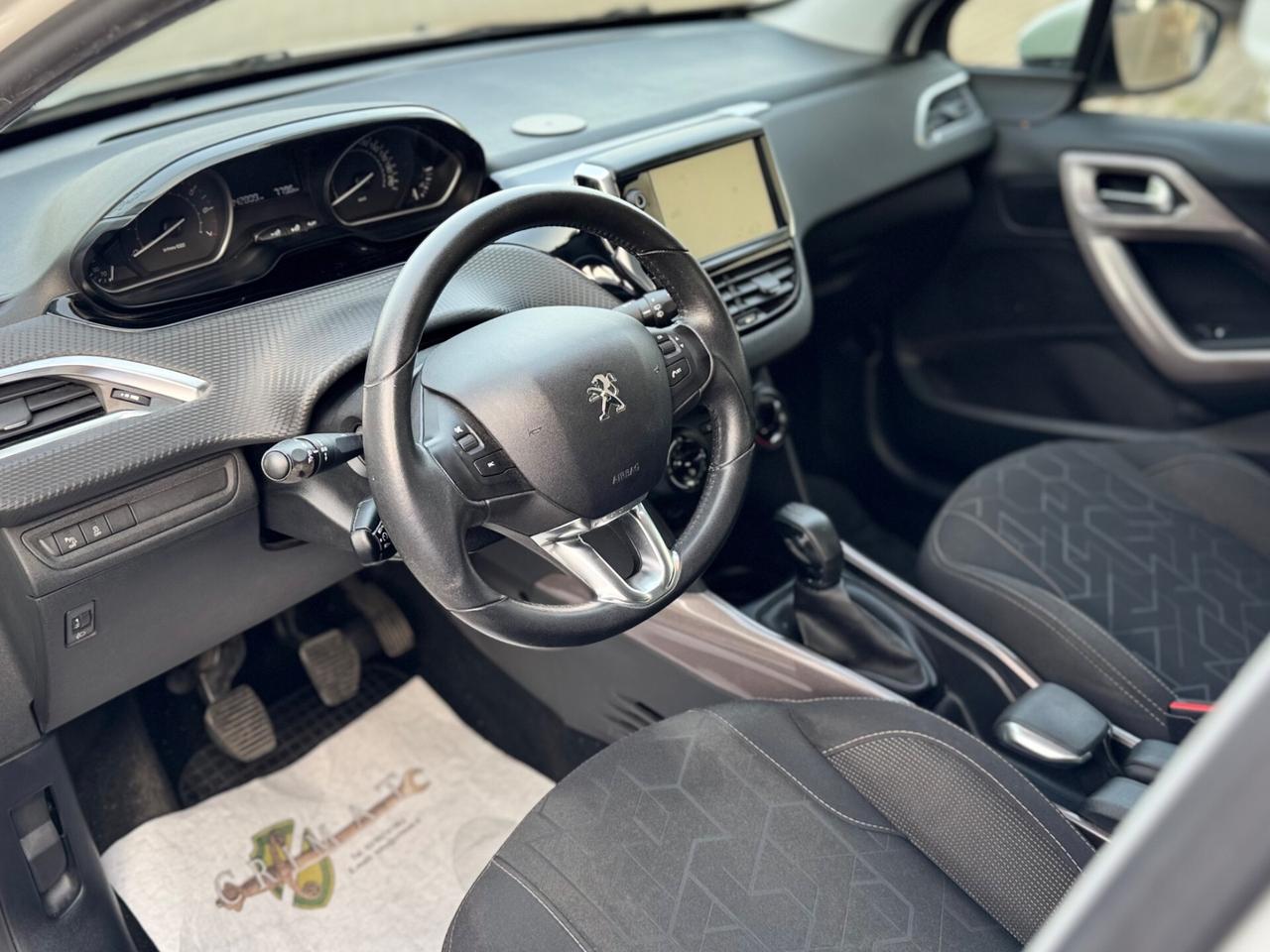 Peugeot 2008 PureTech 82 Allure soli 42.000 km
