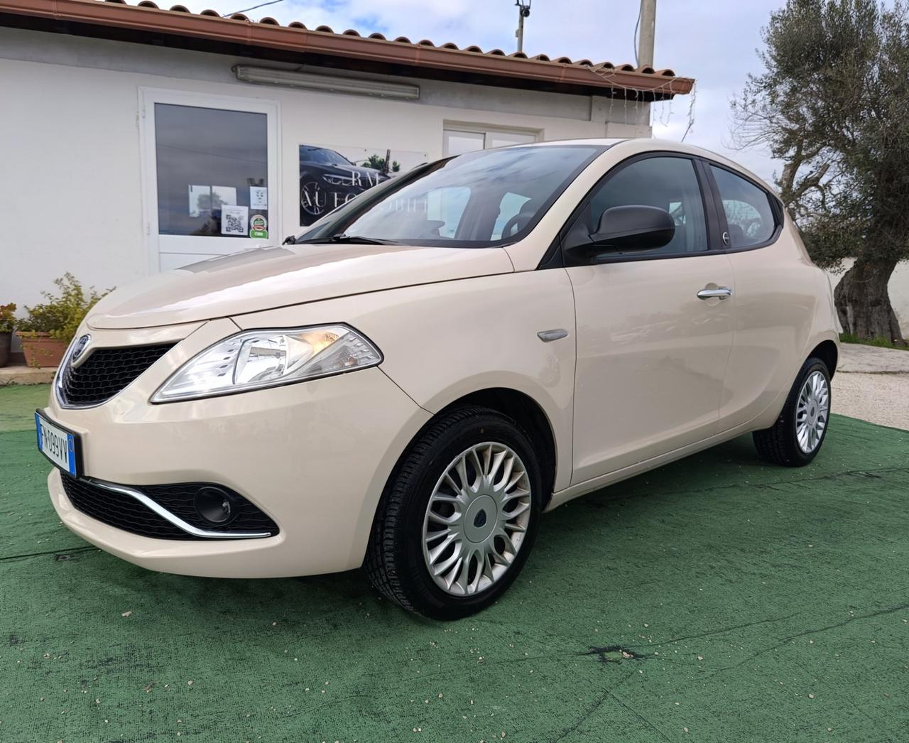 Lancia Ypsilon 1.2 69 CV 5 porte GPL Ecochic Silver - 2018