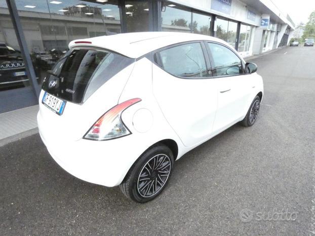 LANCIA Ypsilon 1.0 FireFly 5 porte S&S Hybrid Ec
