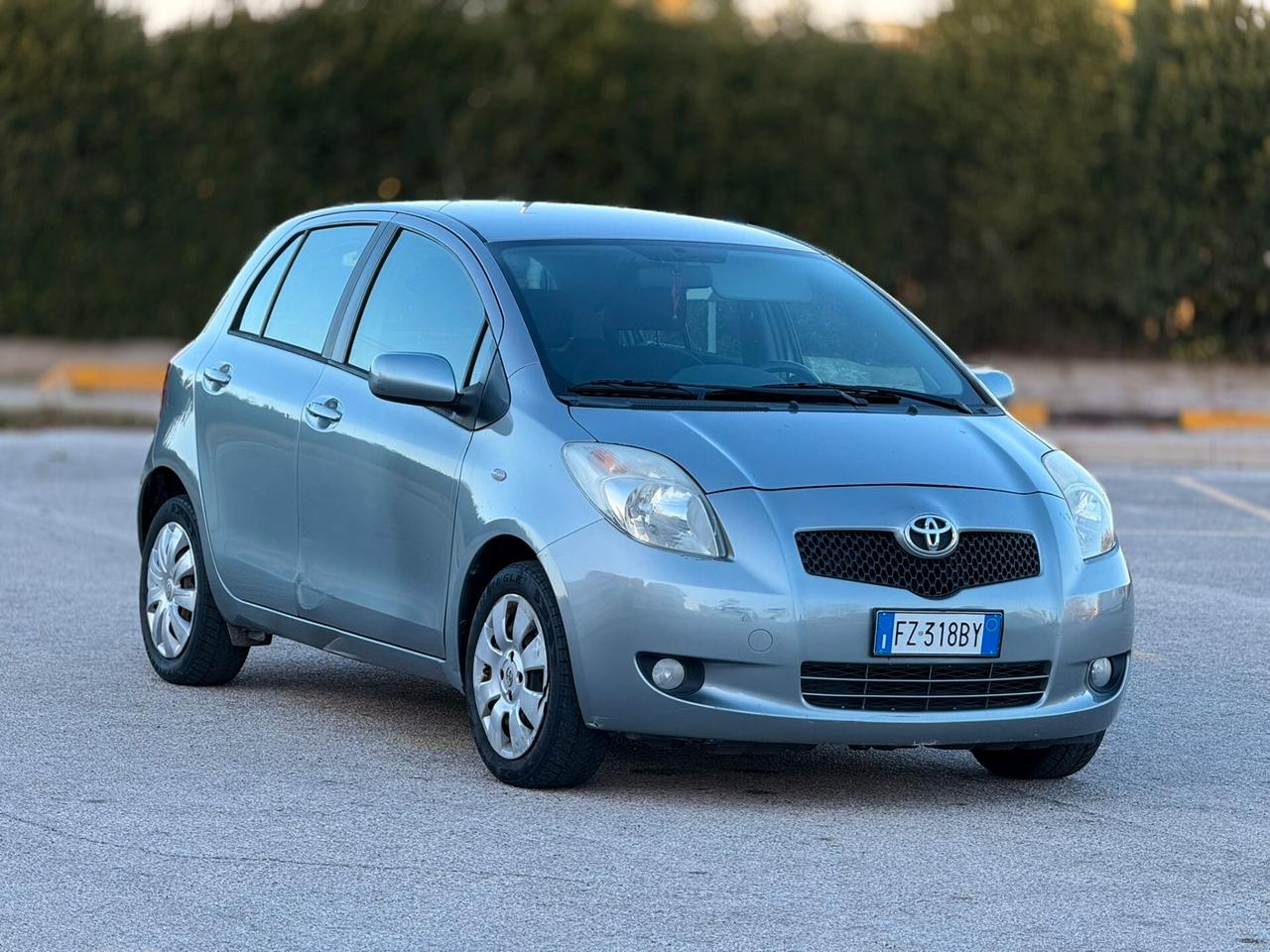 Toyota Yaris GARANZIA 12 MESI