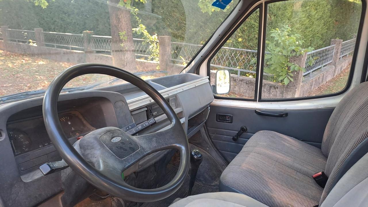 Ford Transit 2.5 D CASSONE DI 4,2 metri