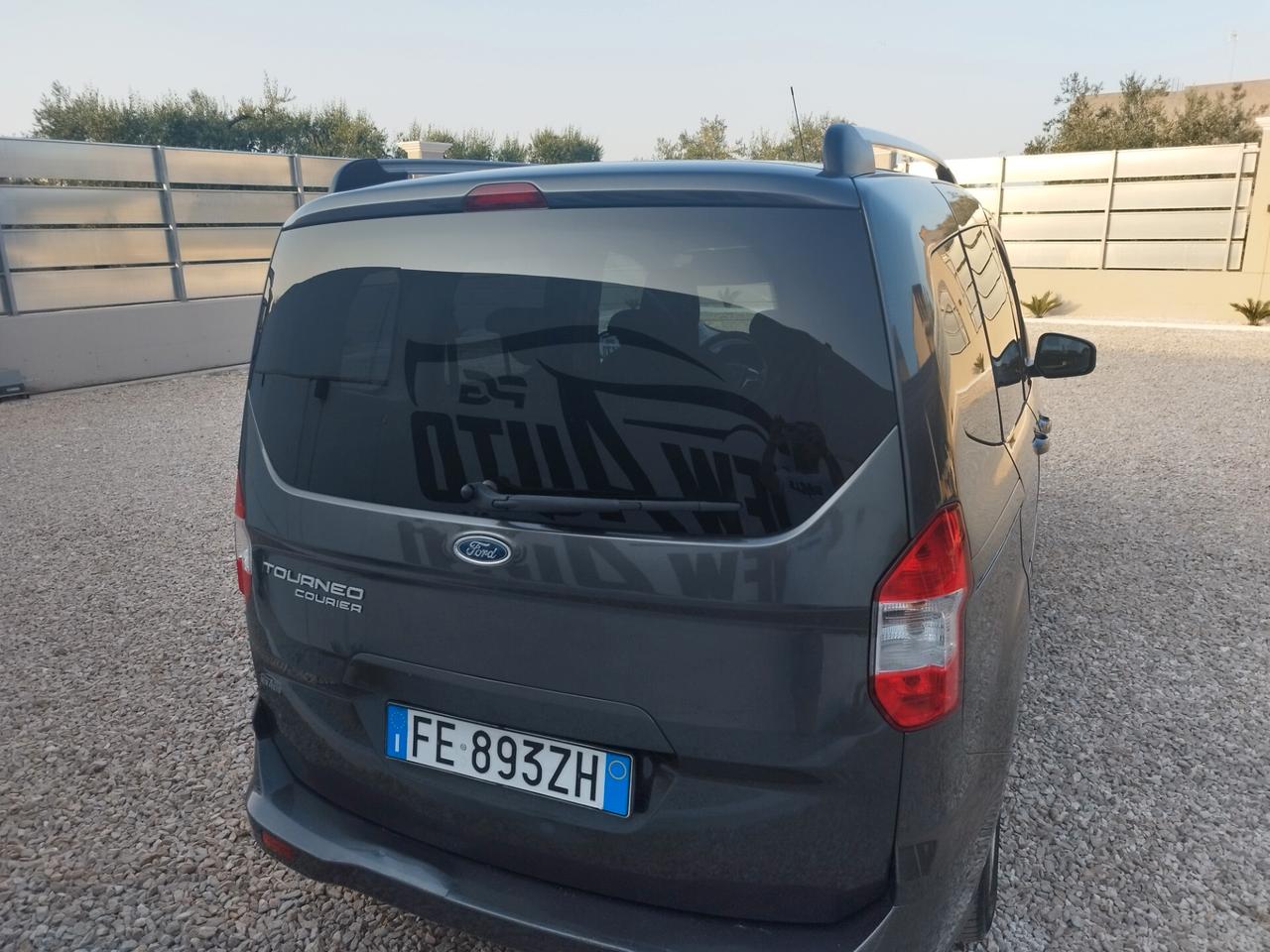 Ford Tourneo Courier Tourneo Courier 1.5 TDCI 95 CV Titanium