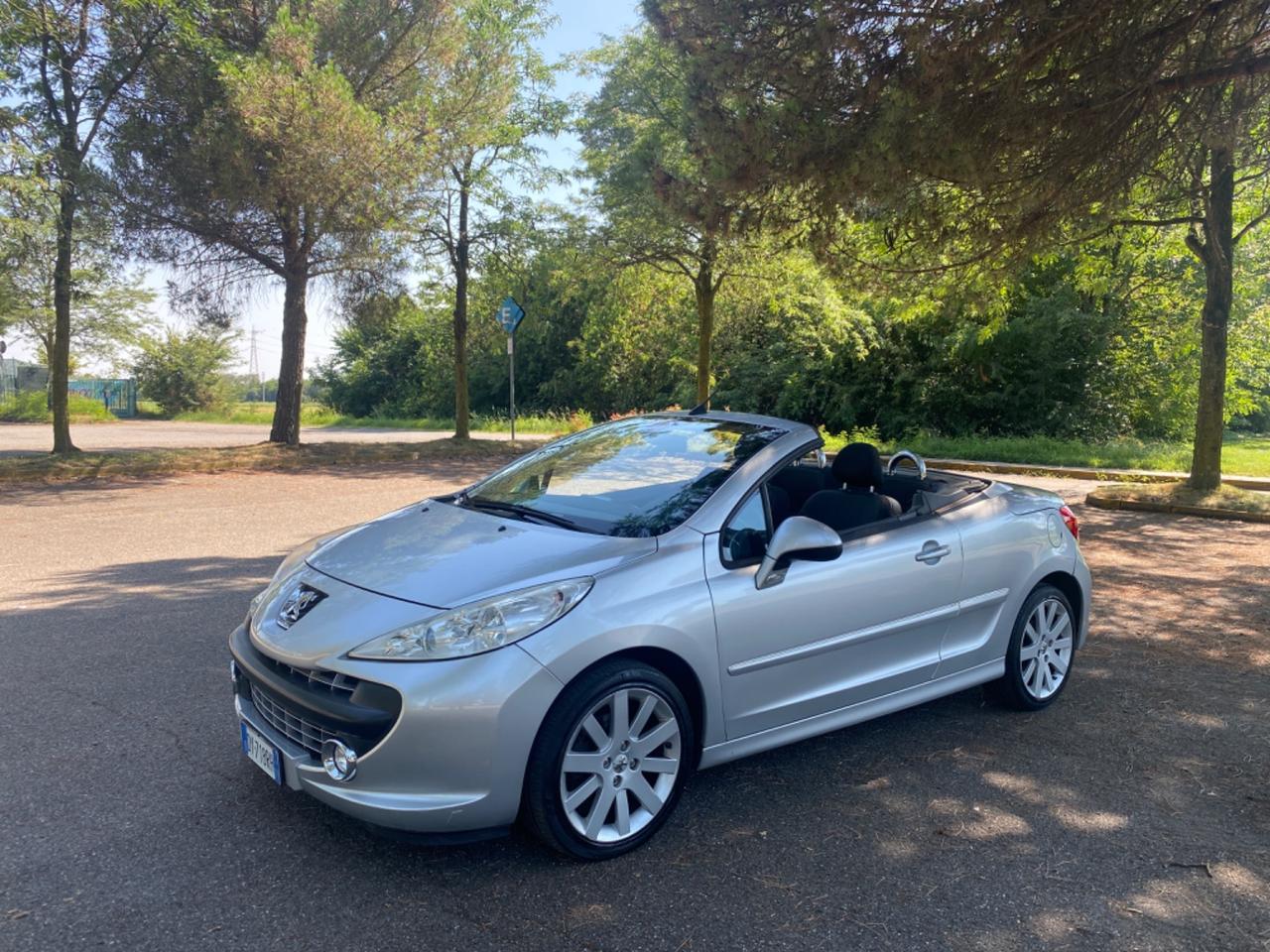 Peugeot 207 1.6 VTi 120CV CC Féline