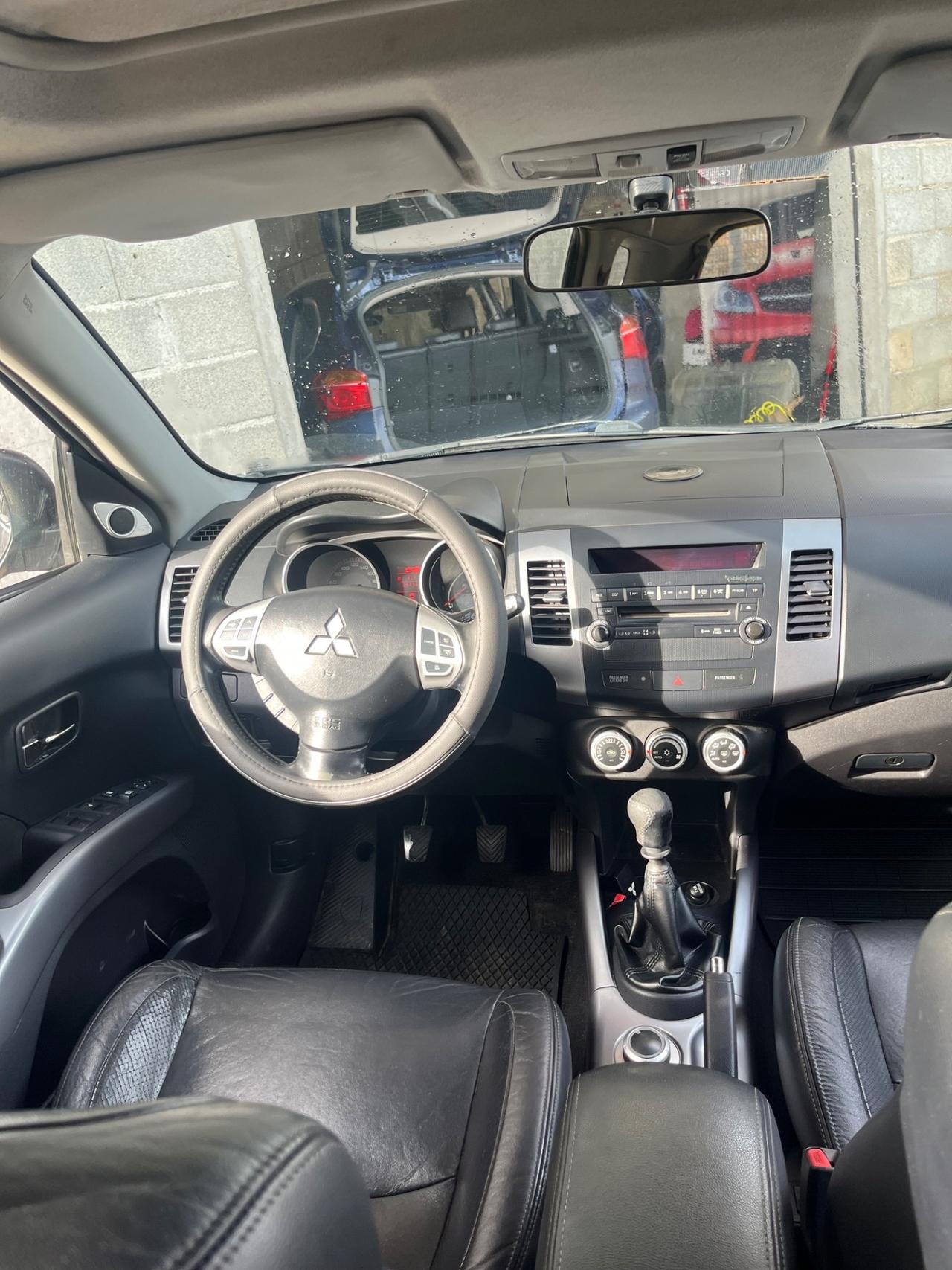 Mitsubishi Outlander 2.0 DI-D Intense DPF