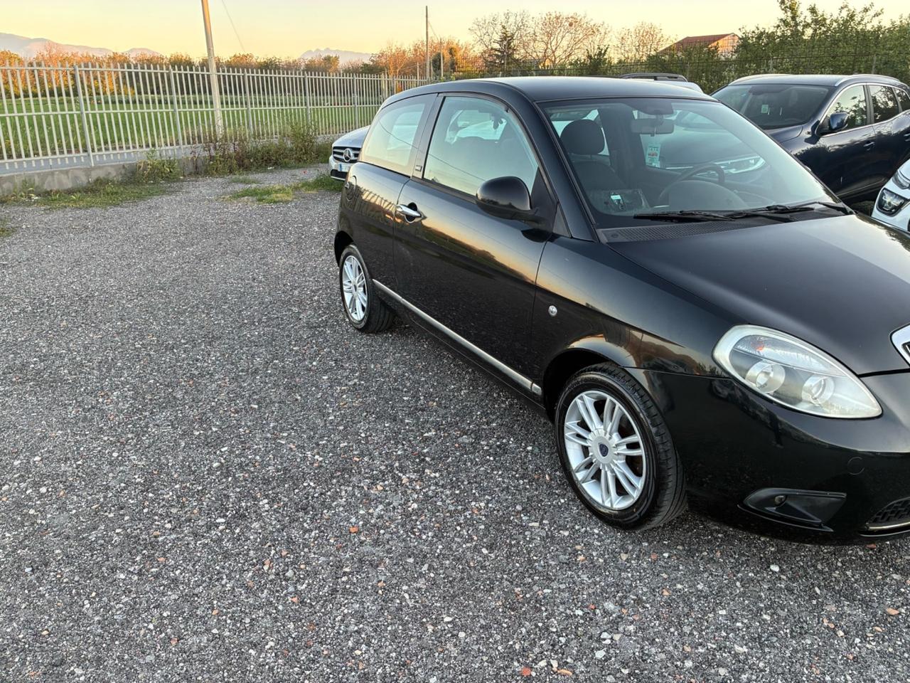 Lancia Ypsilon 1.2 69cv Unyca - 2012