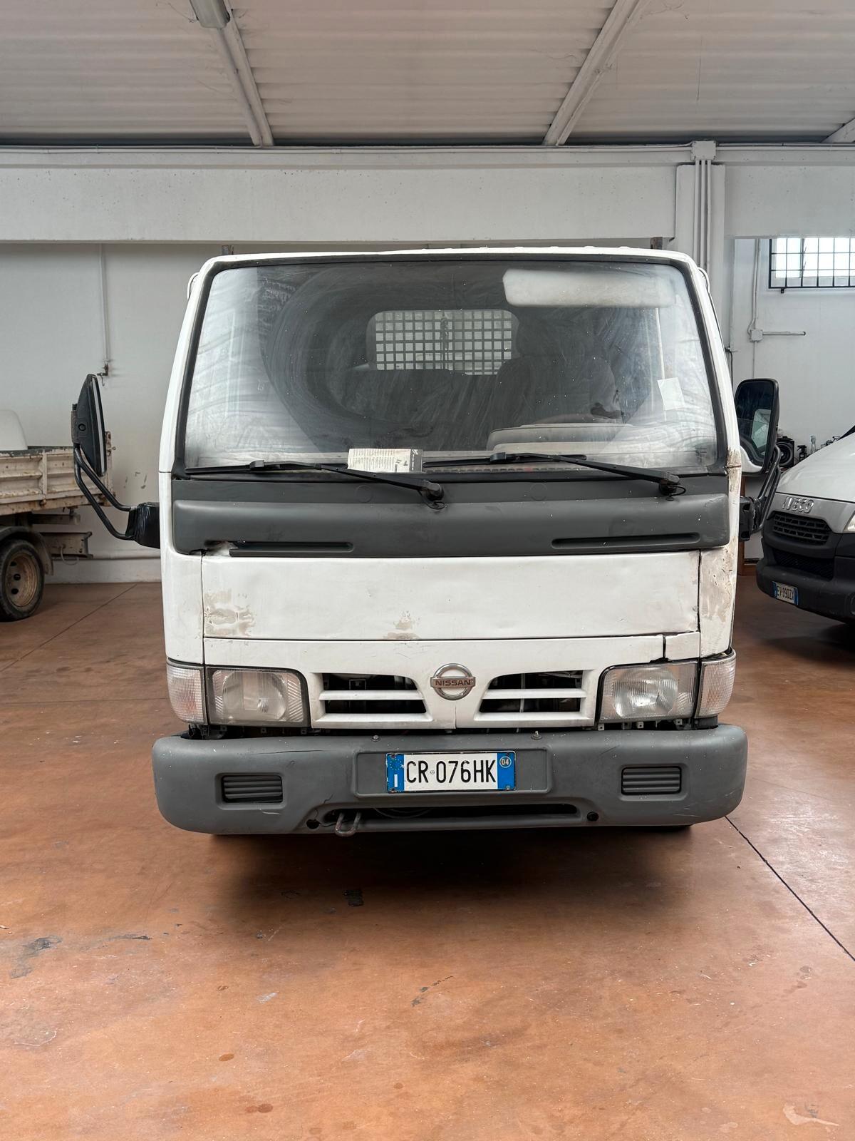 3 Nissan Cabstar ribaltabile non funzionante per operatori del settore