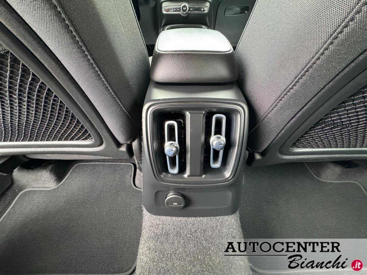 Volvo XC40 1.5 t4 phev Inscription Expression auto my21