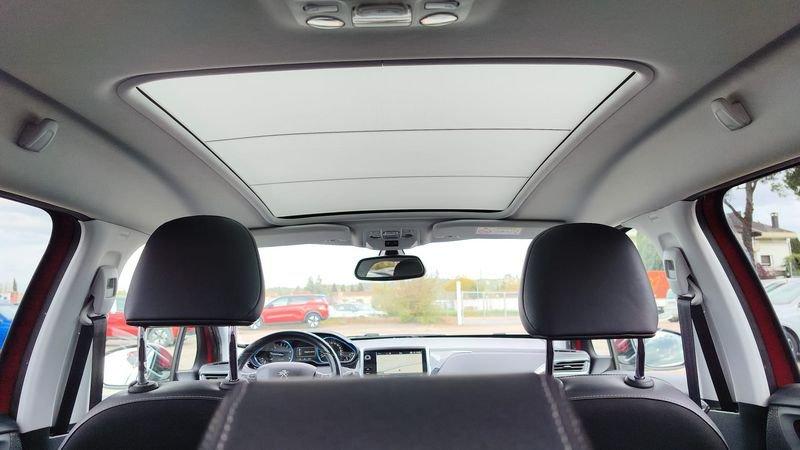 Peugeot 2008 BlueHDi 100cv Allure