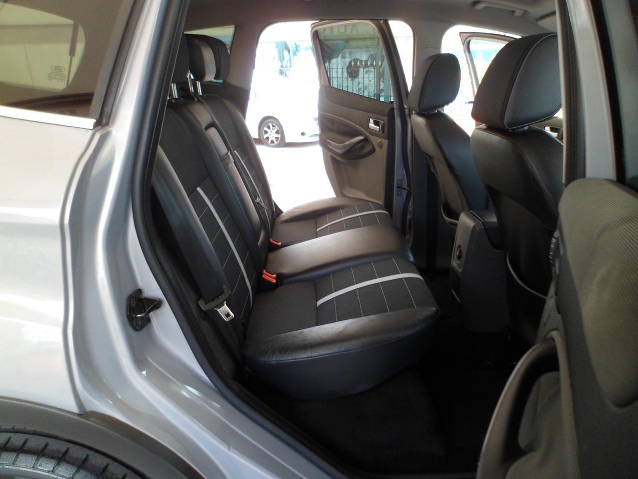 Ford Kuga 2.0 TDCi 163 CV 4WD Titanium 10