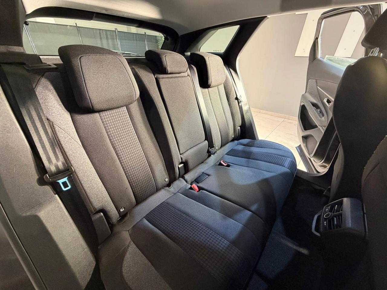 Peugeot 3008 BlueHDi 130 S&S EAT8 Business