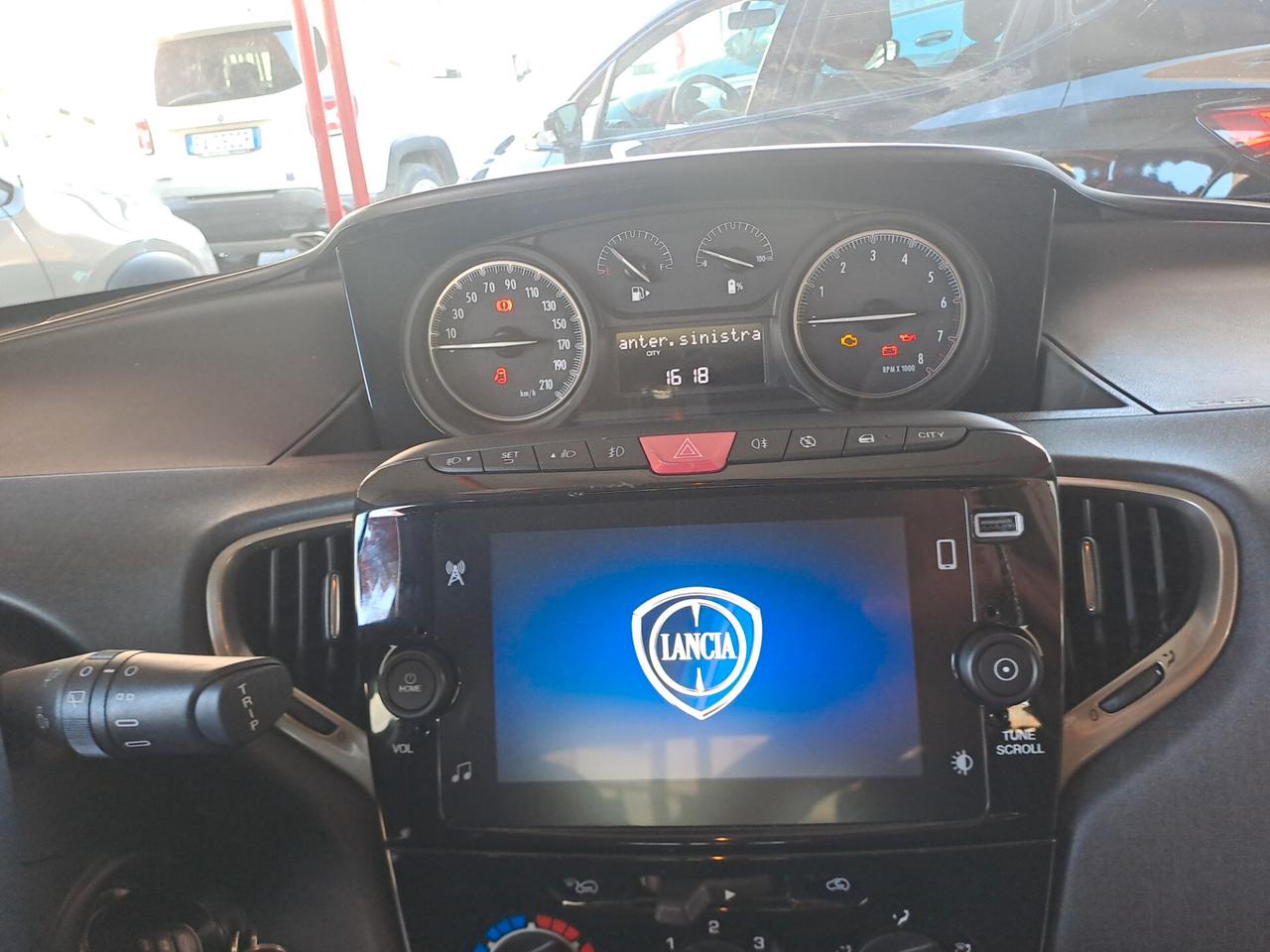 Lancia Ypsilon 1.0 FireFly 5 porte S&S Hybrid Gold