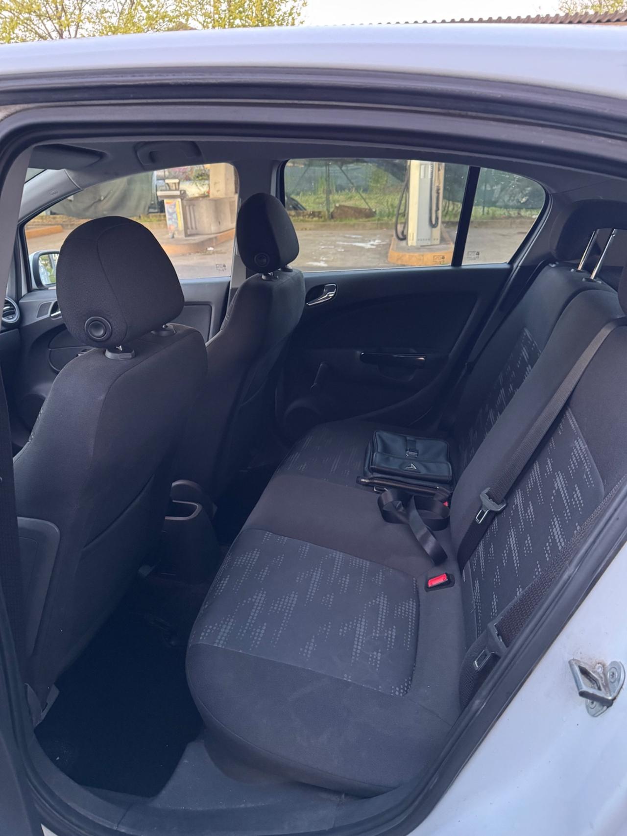 Opel Corsa 1.2 5 porte Cosmo