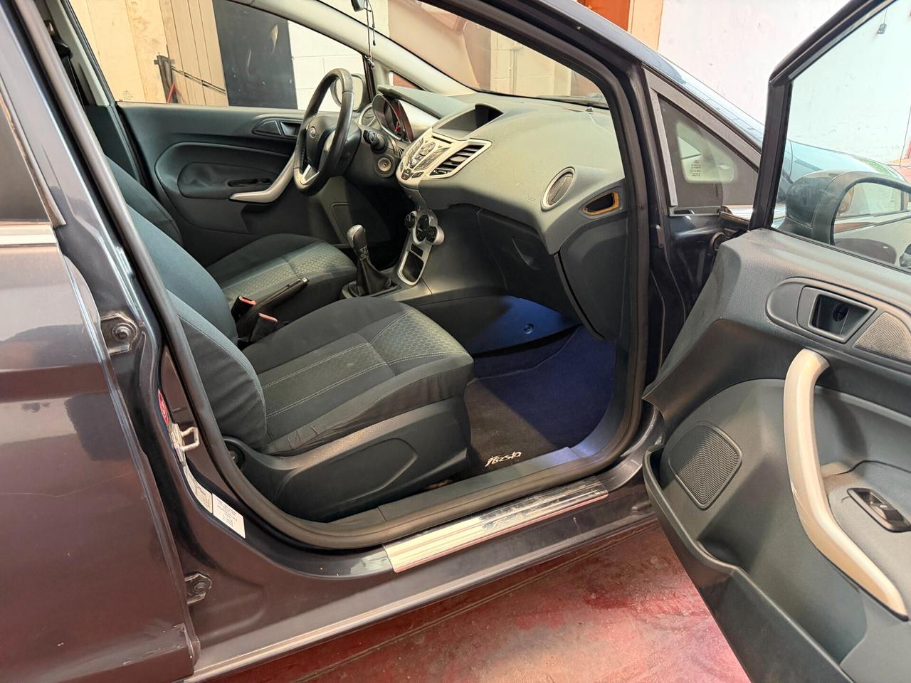 Ford Fiesta 1.4 5p BZ-GPL TITANIUM