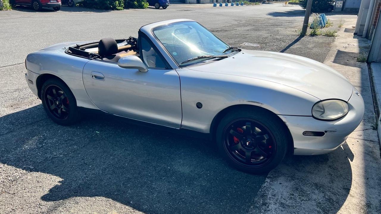 Mazda MX-5 1.6i 16V cat