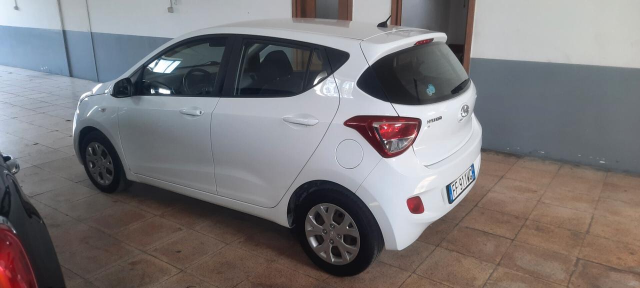 Hyundai i10 cc1.0 benzina anno 2016