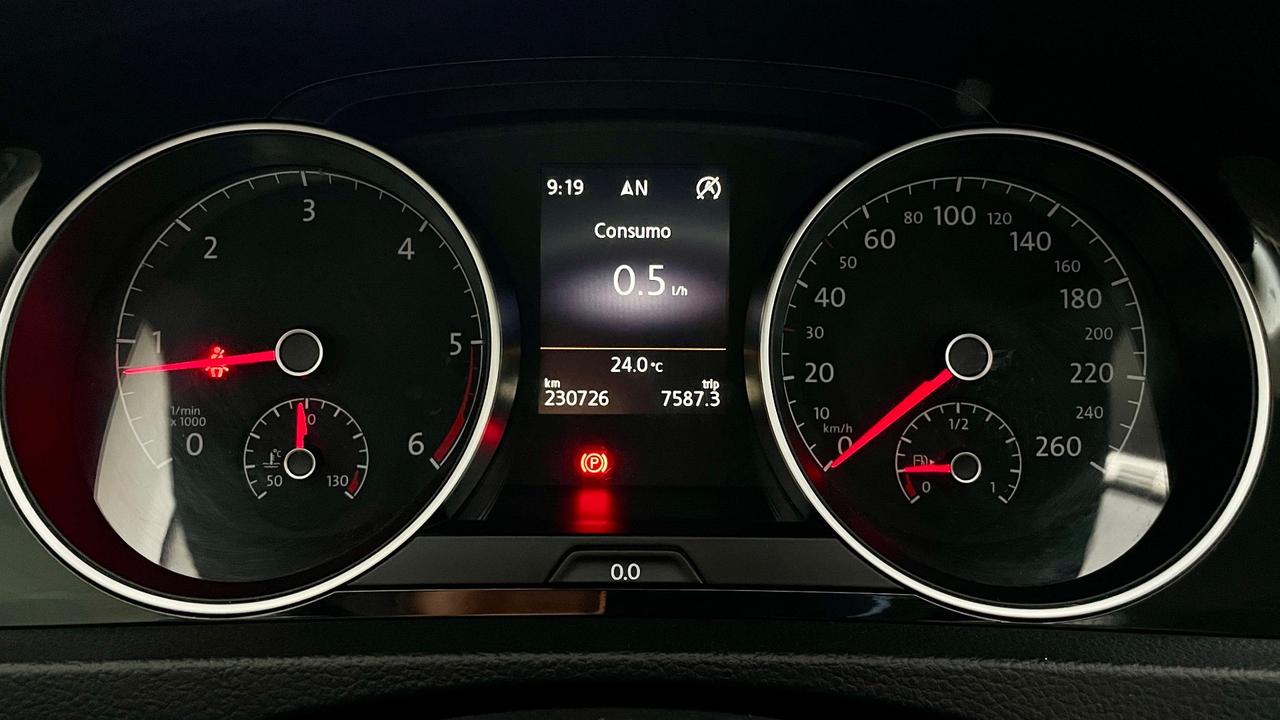 VOLKSWAGEN GOLF 1.6 COMFORT LINE BLUEMOTION TECHNOLOGY TDI 110 CV - FULL LED, NEOPATENTATI