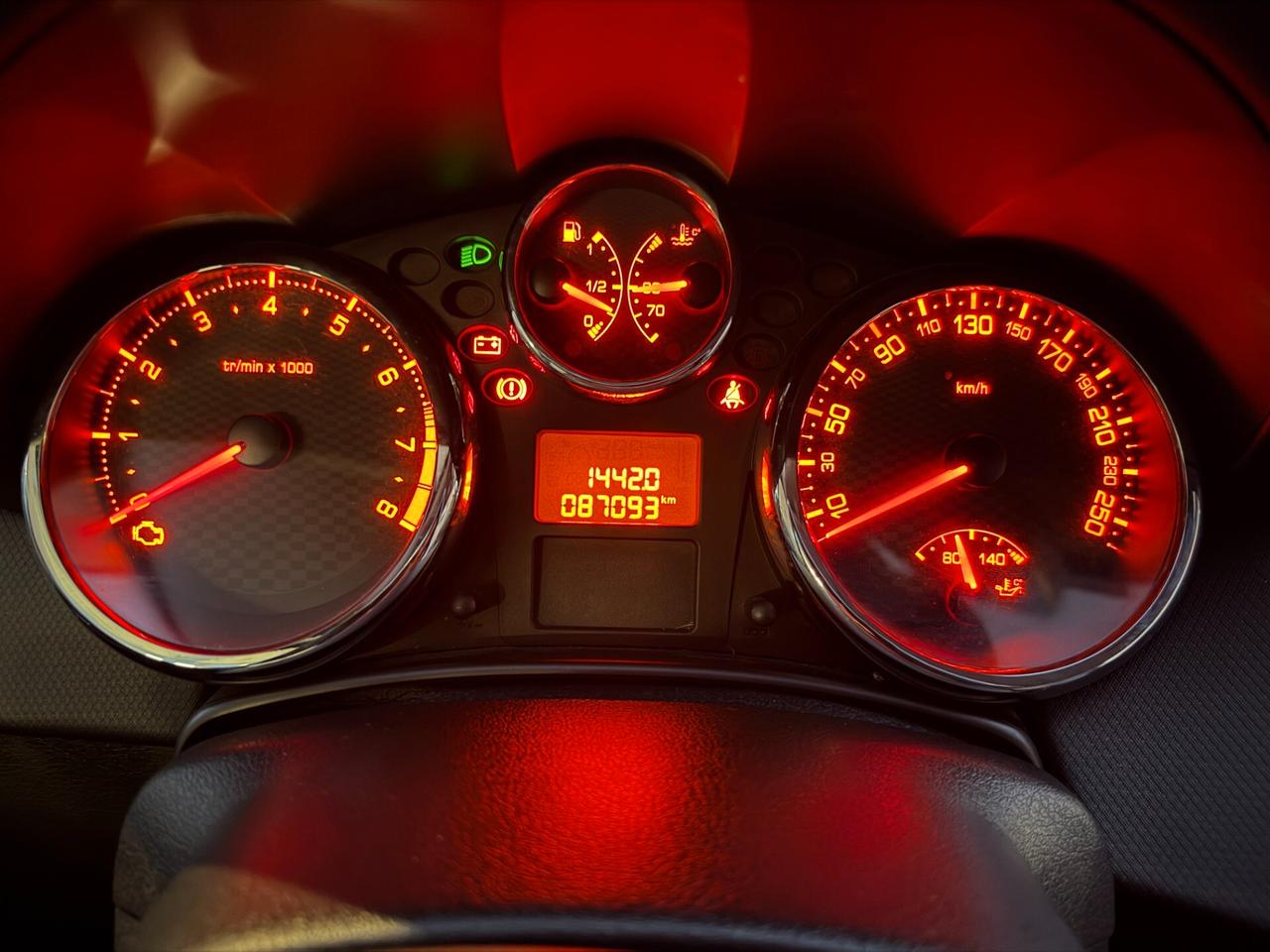 Peugeot 207 1.6 THP 175CV 3p GTi