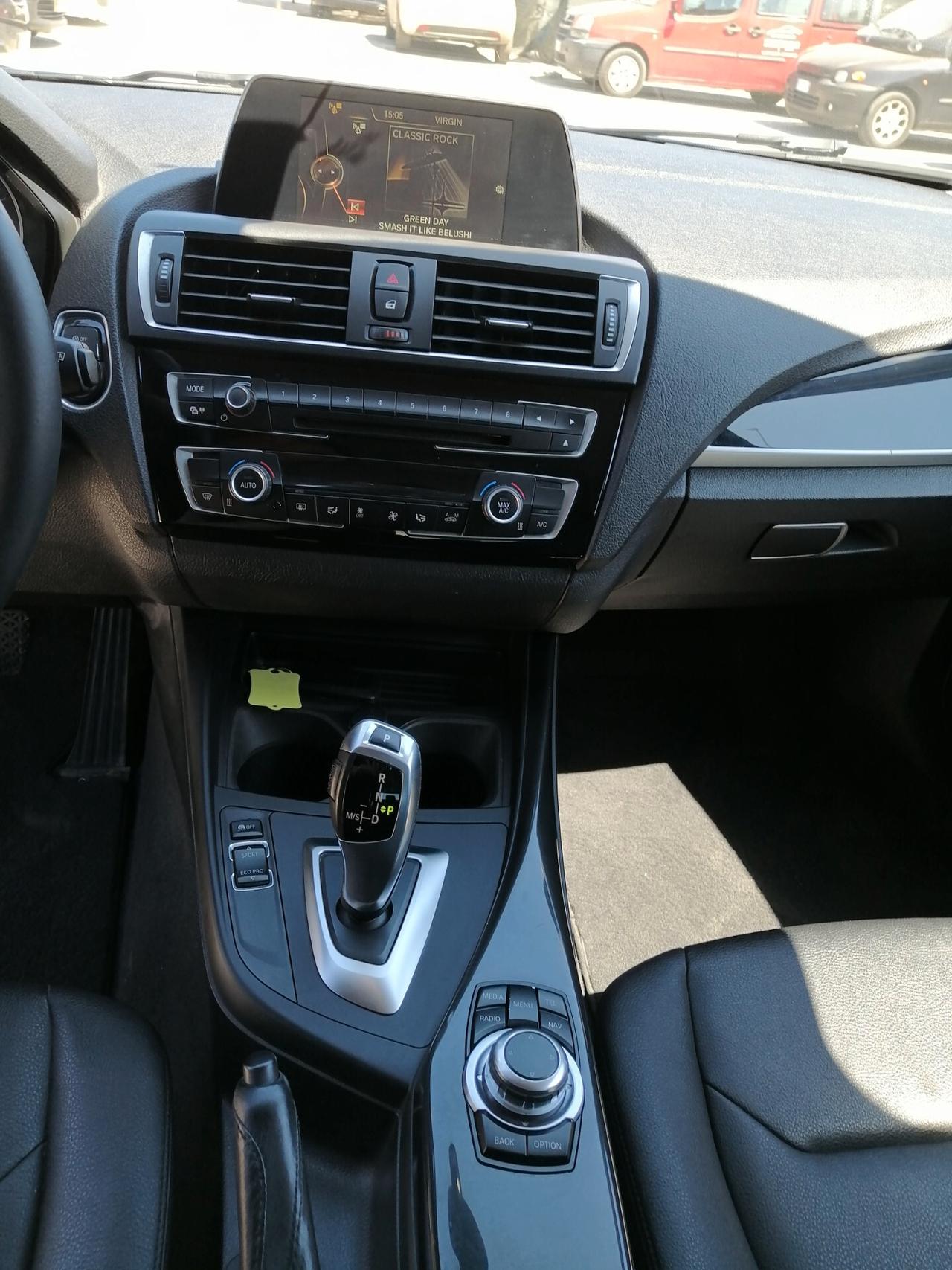 Bmw 116 116d 5p. Urban