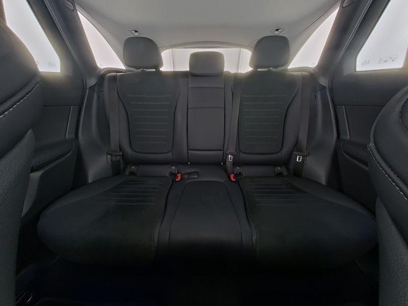 Mercedes-Benz 200 4matic Automatic AMG Line Advanced Plus