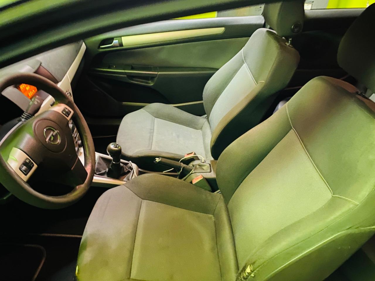 Opel Astra GTC 1.7 CDTI 110CV 3 porte Cosmo