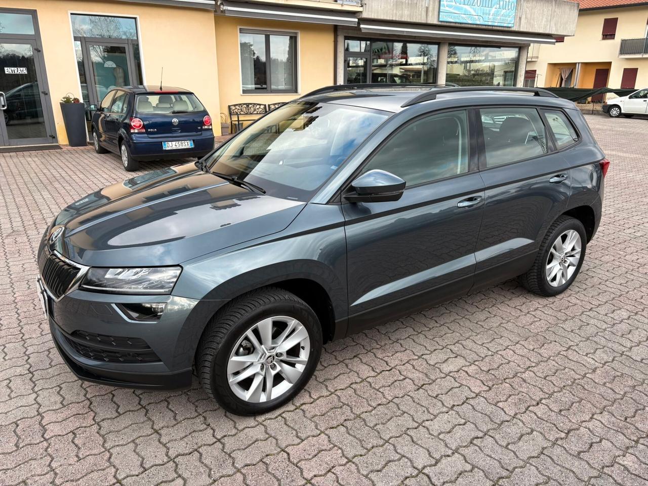 SKODA KAROQ 1.6 TDI AUTOMATICA SI A NEOPATENTATI
