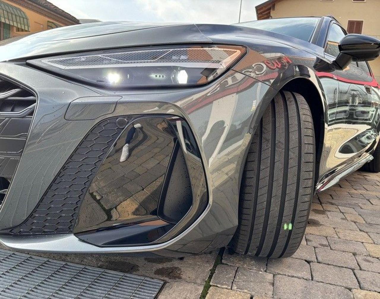 Audi A6 Avant TDI 150 kW S tronic S line edition MATRIX